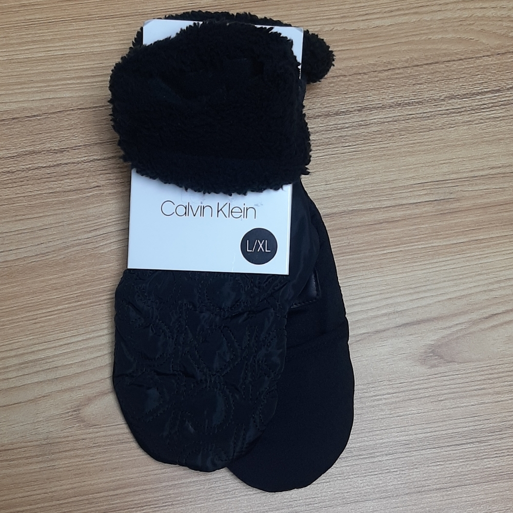 Clavin Klein Gloves